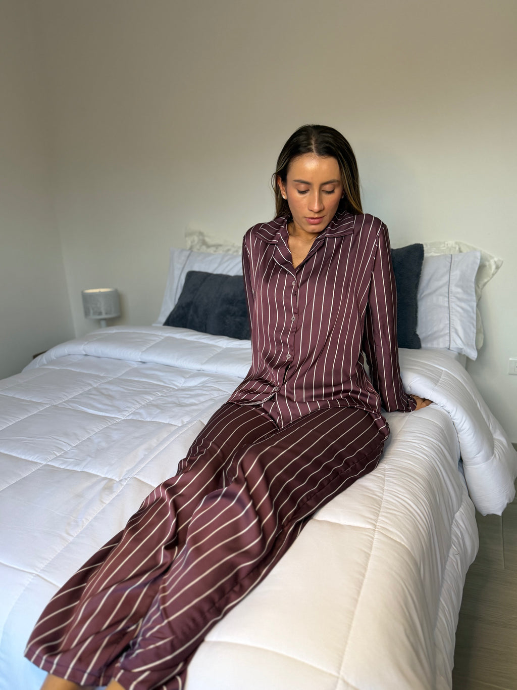 Conjunto Rojo de Pantalón y Camisa Manga Larga en Seda Italiana Vino Tinto